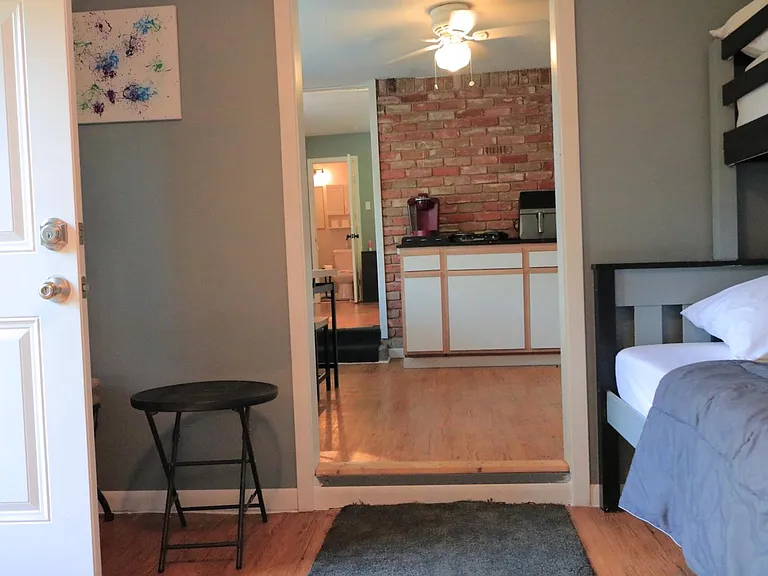 4220 Grim Ave — Photo 10