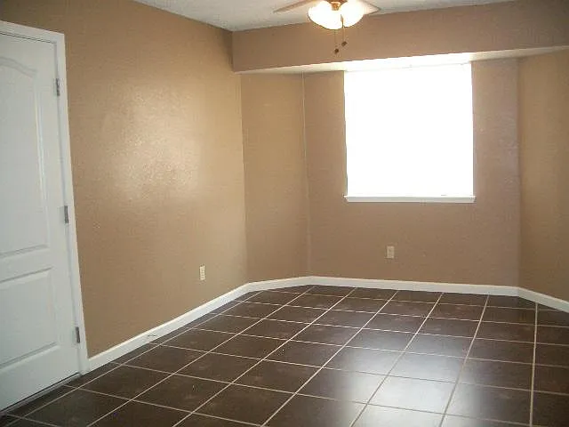 9120 Peach Ave — Photo 5