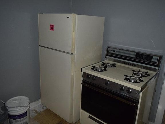 5th image of 1620 E Jarvis Ave