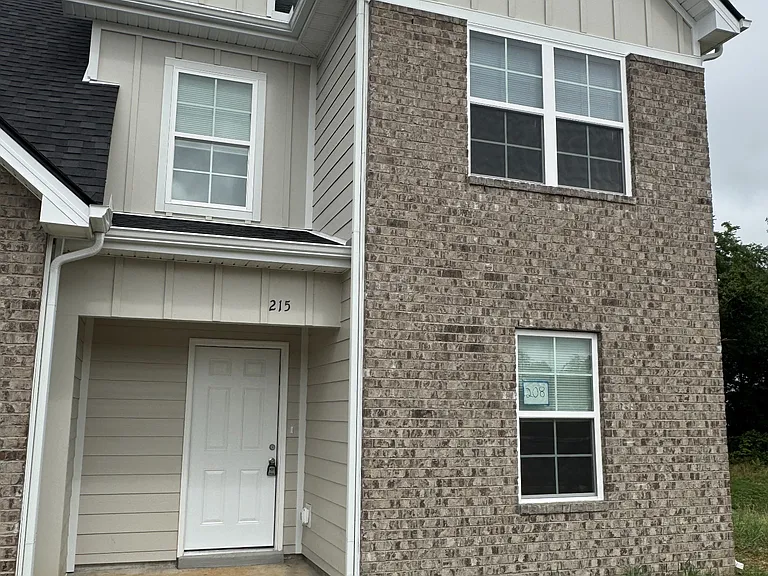 215 Mountaindale Dr — Photo 1