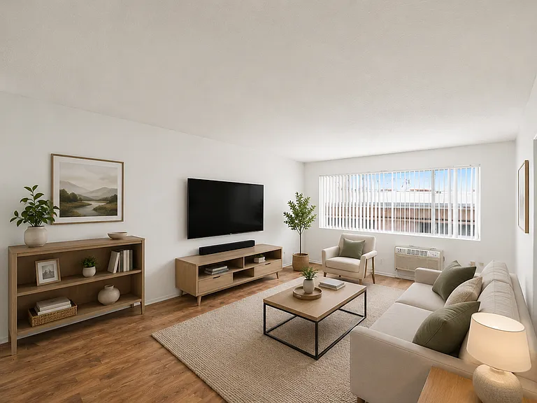 Hollywood Apartments — Photo 51
