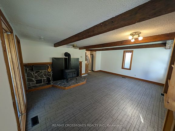 3rd image of 261 Lakeview Blvd