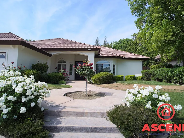 12510 Savonburg Dr — Photo 2