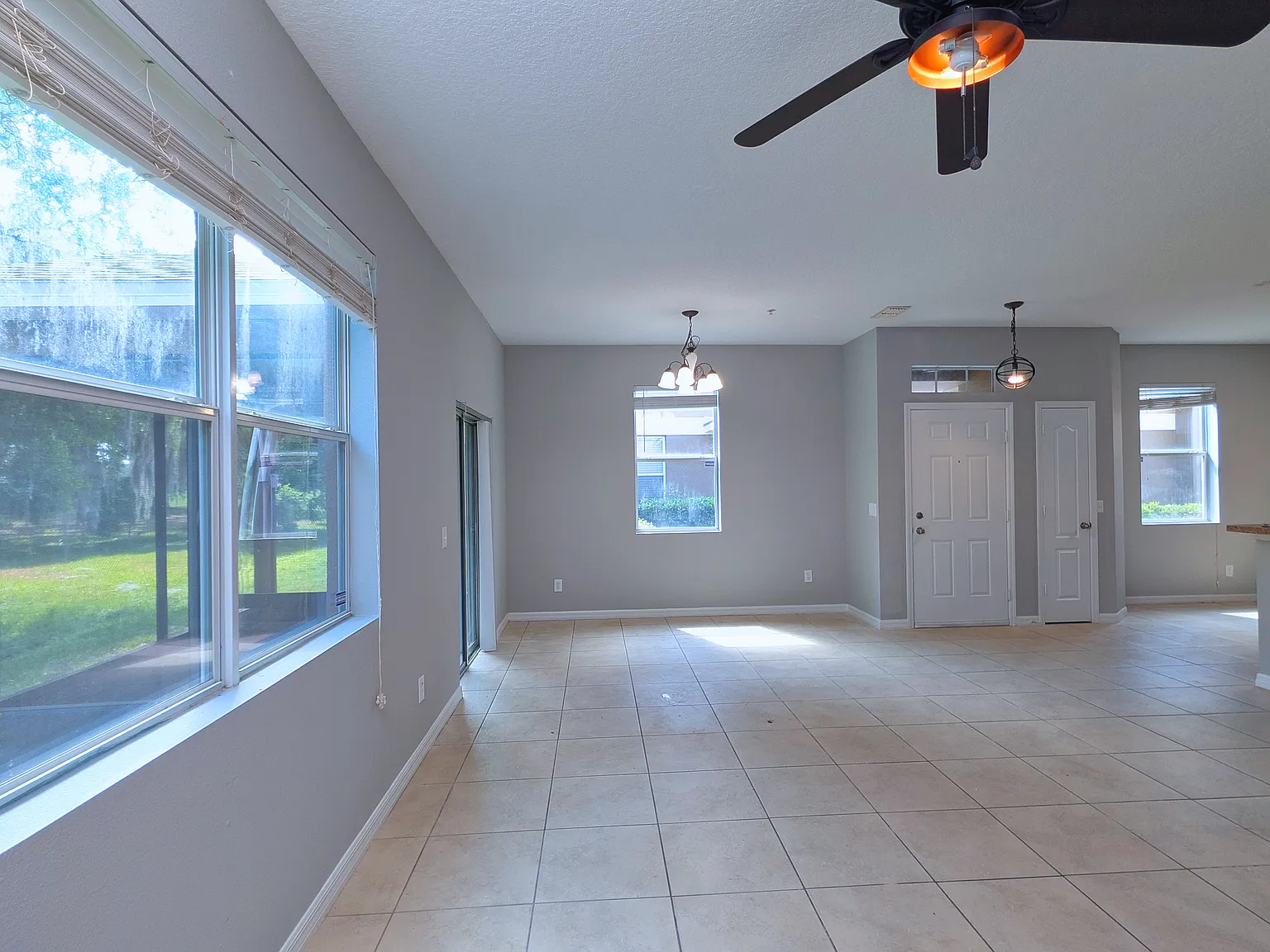 3 bed, 2.5 bath, 1588 sqft, $1,950 — Photo 4