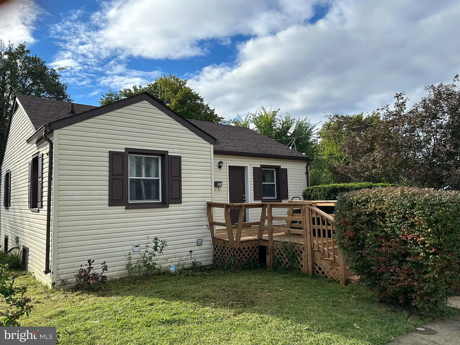 3 bed, 2.0 bath, 1628 sqft, $2,200 — Photo 1