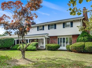 859 The Circle Dr, Lewiston, NY 14092