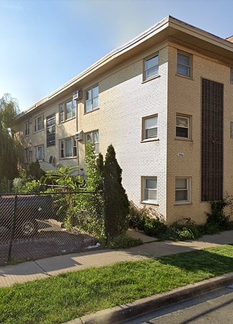 1st image of 2916 N Harlem Ave APT 2