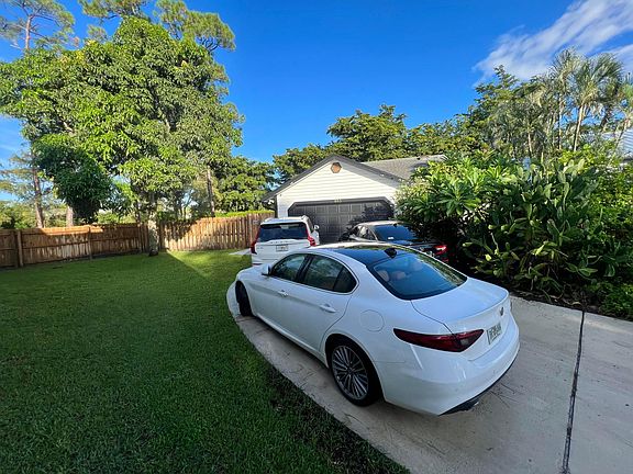 4th image of 465 Goldenwood Way