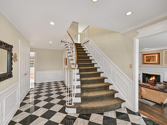 3rd image of 2305 West County Line ROAD