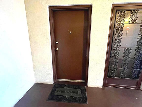 5th image of 625 Center St APT 103