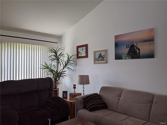 4th image of 797 Fairway Cir