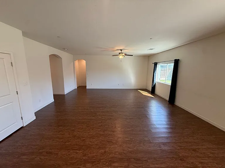 2717 Mercedes Dr — Photo 11