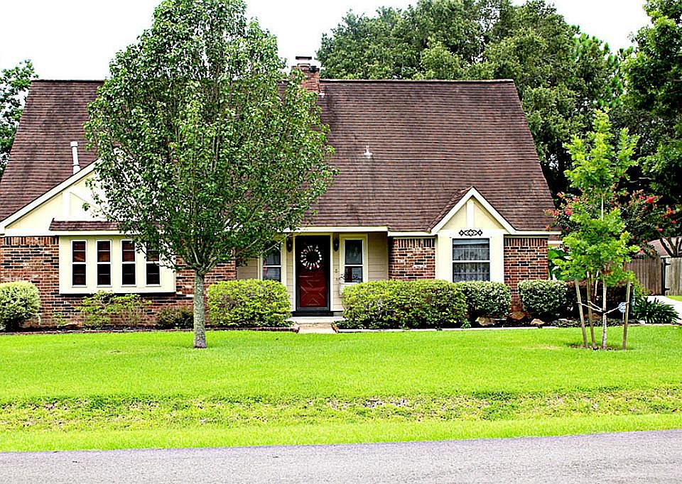 1st image of 2507 Woodcreek Dr
