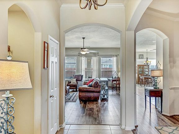 4th image of 4722 Autumn Pine Ln