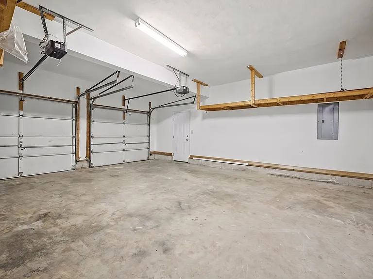 809 Bishop Ct — Photo 29