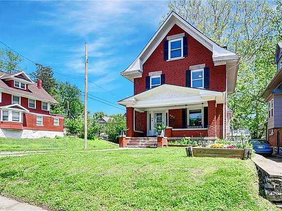 3rd image of 301 Cypress Ave