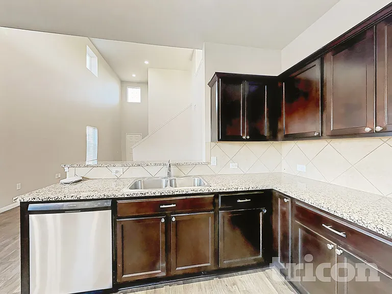 15012 Custis Ln — Photo 8