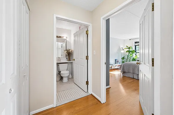 Bathroom, photo 2
