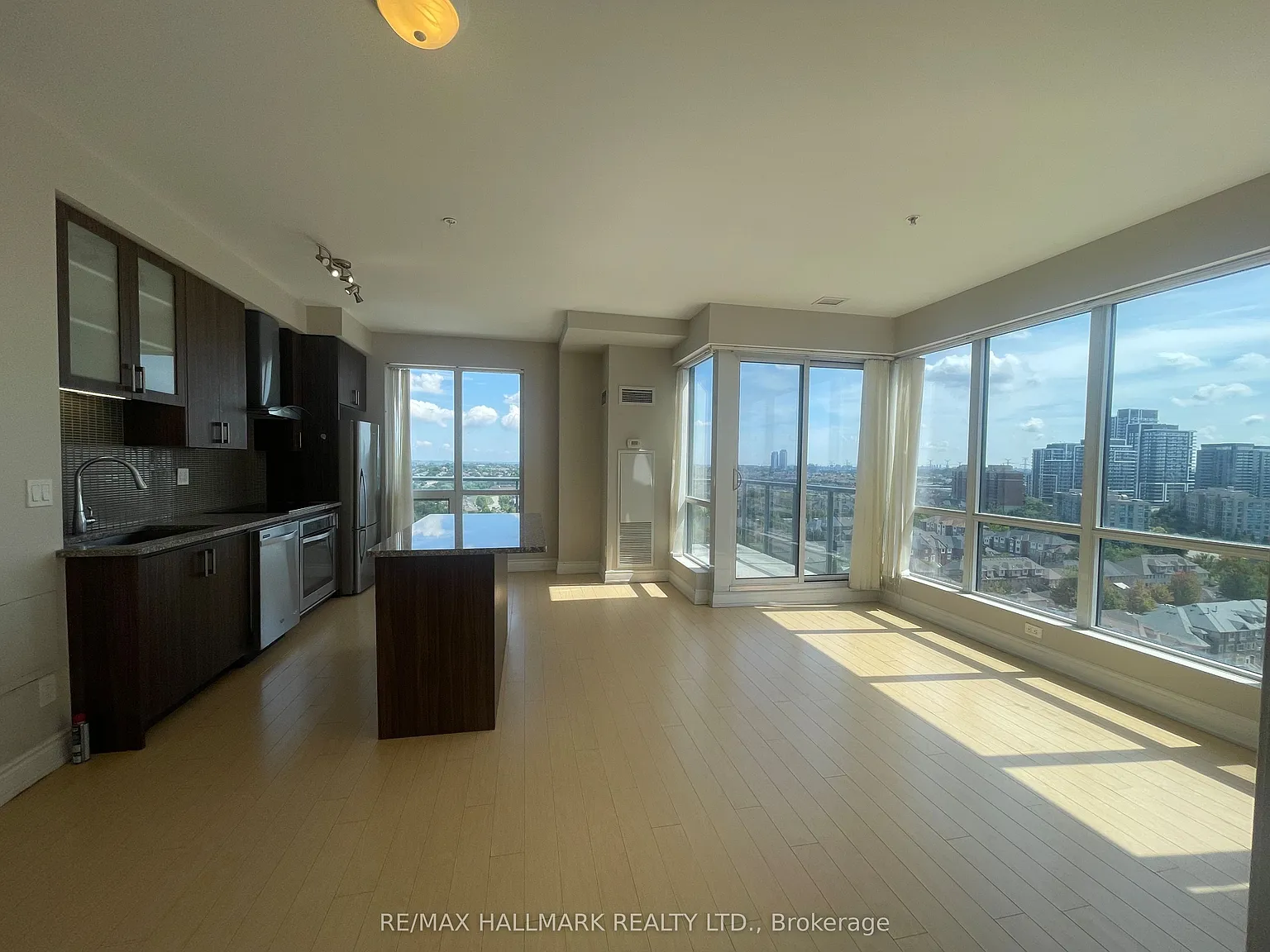 2 bed, $3,200 — Photo 2