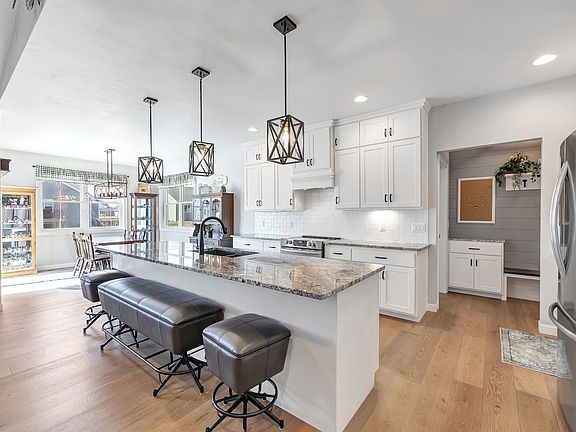 5th image of 5593 N Amethyst Dr