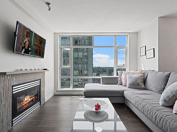 4th image of 2907-1199 Marinaside Cres #2907