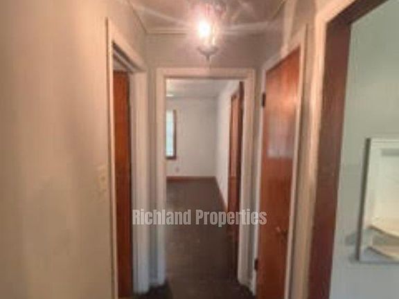 5th image of 903 S Beacon Ave