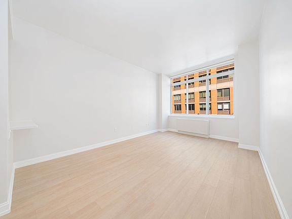 3rd image of 140 Riverside Blvd APT 306