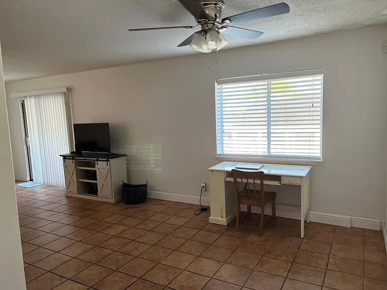 101 Old Ferry Rd #10C — Photo 7