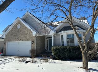 610 Golfers Ln, Bartlett, IL 60103