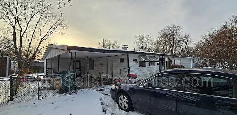 1308 Saint Stephens Dr — Photo 2