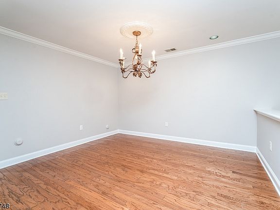 4th image of 17 Clark Ct