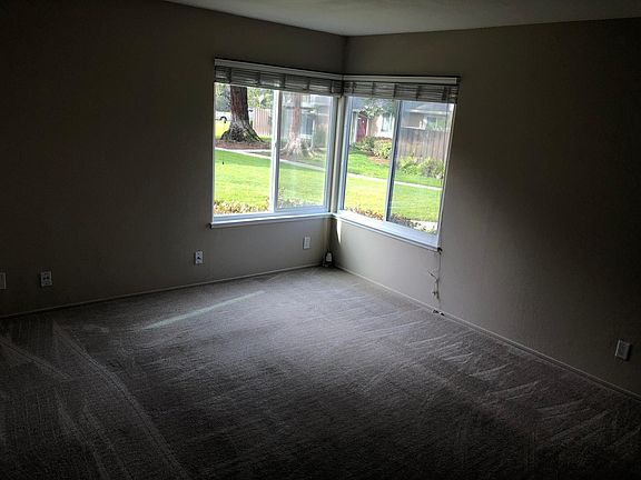 5th image of 2134 Galveston Ave Unit D