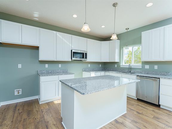 3rd image of 570 W Wildwood Dr