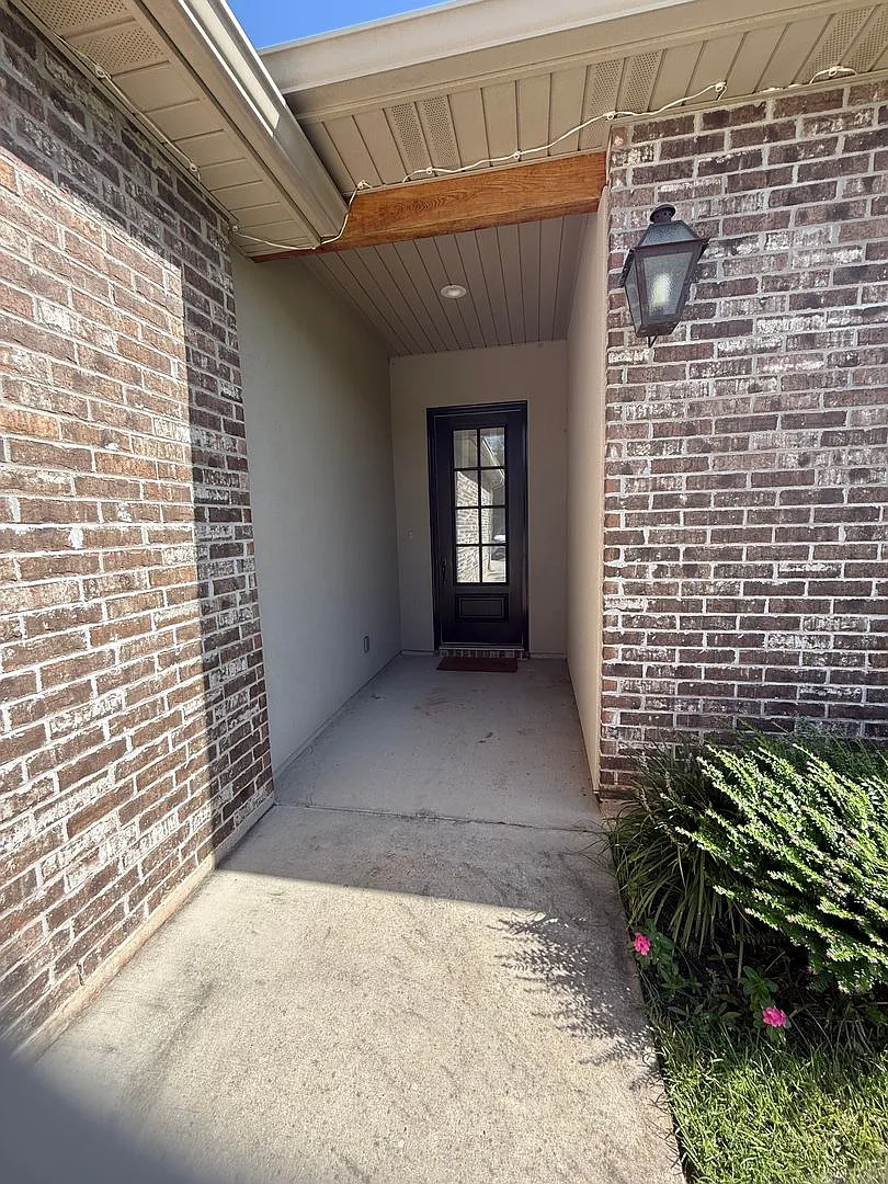 Adorable Townhome! — Photo 1