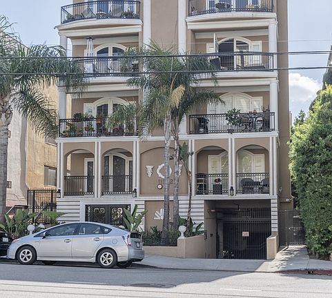 5th image of 11952 Montana Ave APT 101