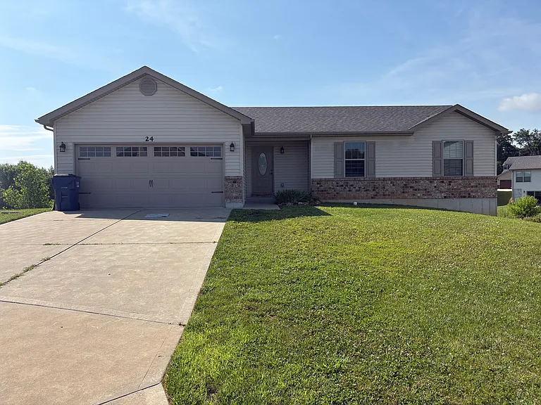 24 Tennis Ct — Photo 1