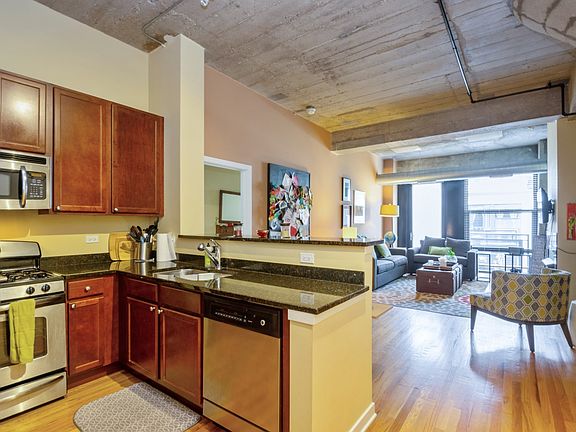 Kitchen / Living Room