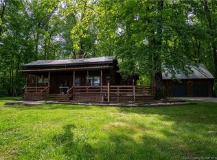 3800 W H & H Rustic Ln, Madison, IN 47250