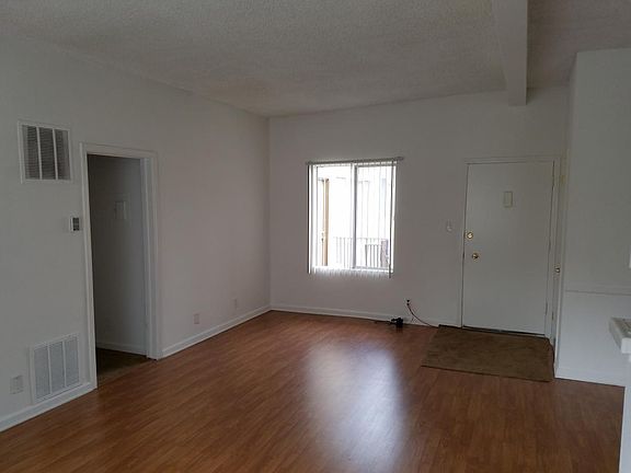5th image of 5320 Corteen Pl APT 12