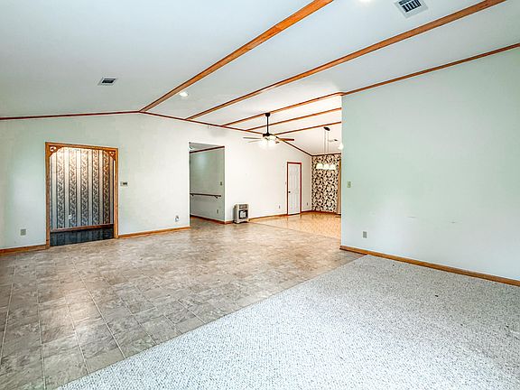 4th image of 347 Deroche Ln