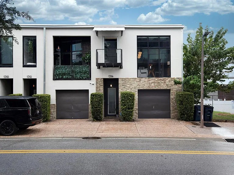1314 E Washington St — Photo 24