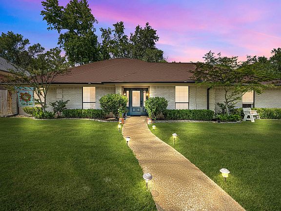 3rd image of 4901 Pine Knoll Dr