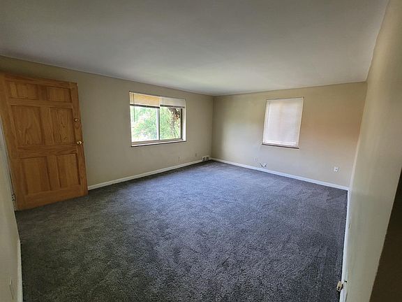 3rd image of 5843 Monfort Hills Ave