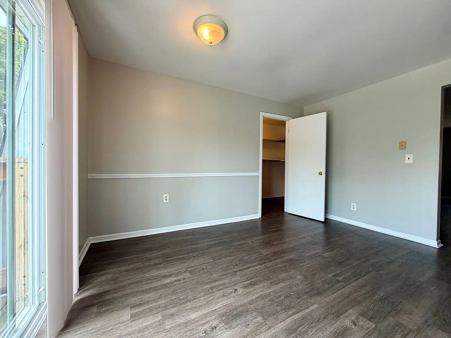 2 bed, 1.0 bath, $1,150 — Photo 4