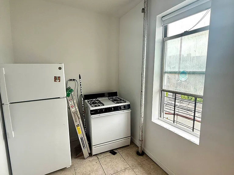 3067 Decatur Ave #E2 — Photo 11