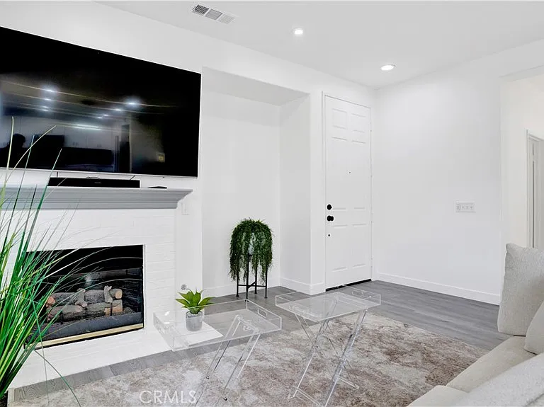 28 Albany St — Photo 6