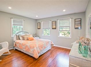 8 Naomi Ln, East Lyme, CT 06333 | Zillow