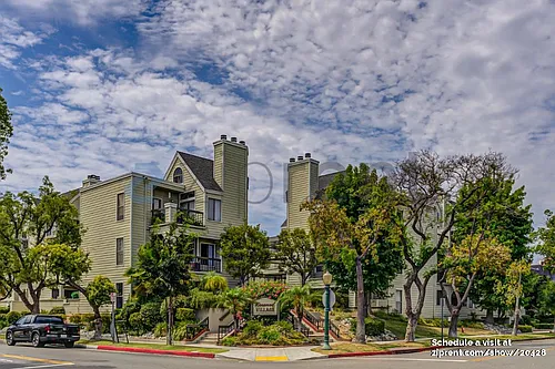 601 N Kenwood St #204 Photo 1