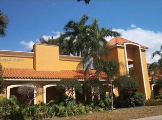18111 NW 68th Ave APT F210, Hialeah, FL 33015