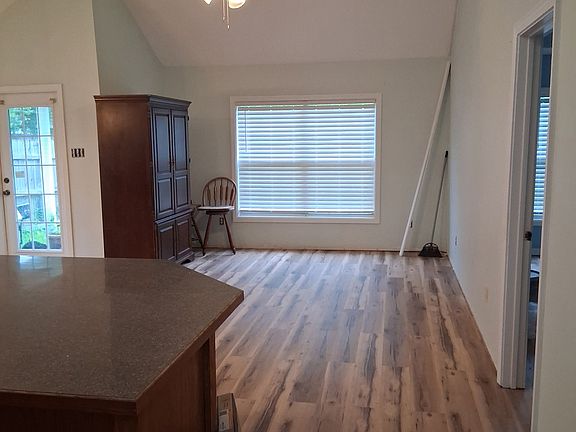 5th image of 166 Polly Anna Dr